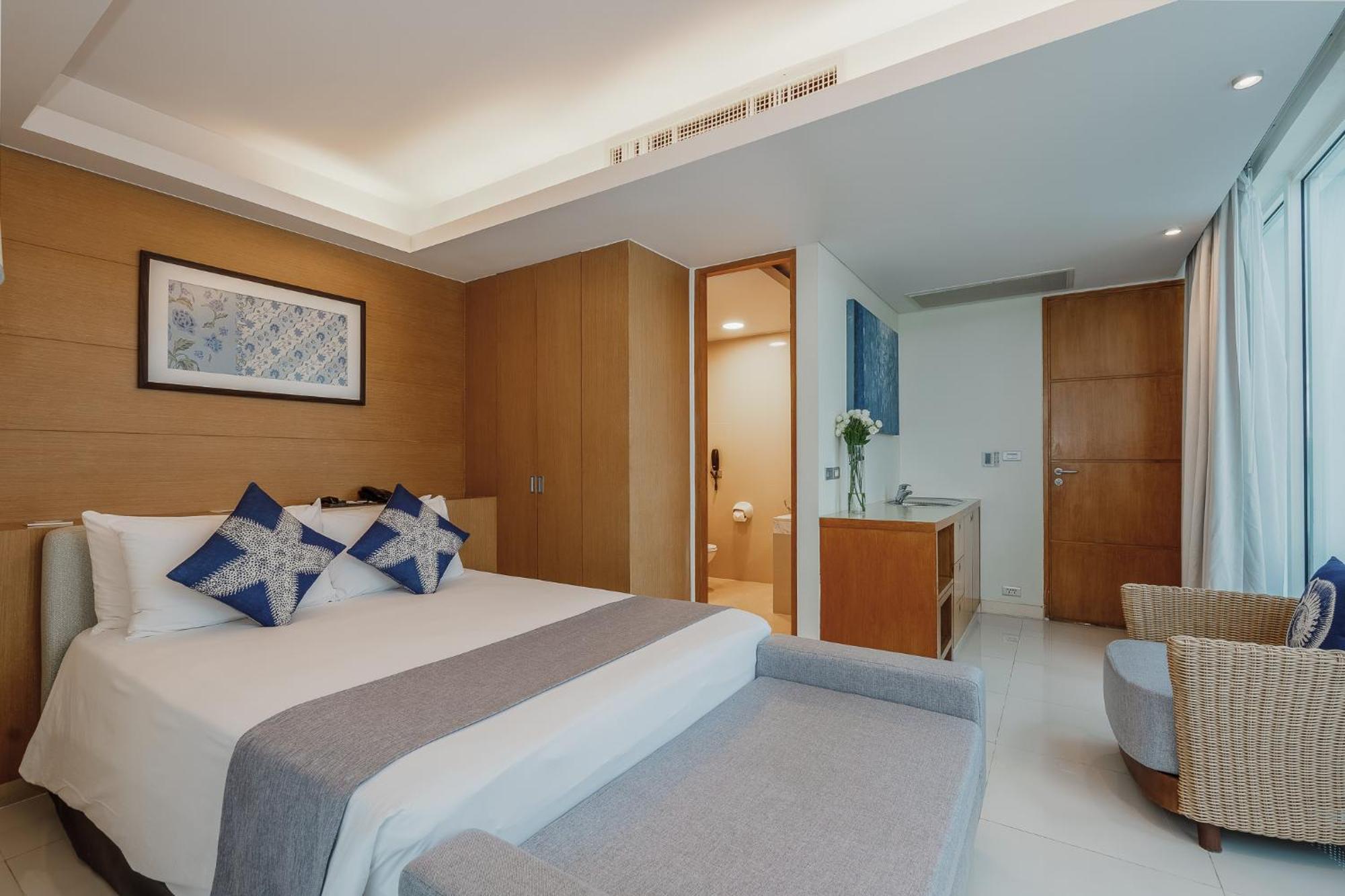 Splash Beach Resort, Maikhao Phuket - Sha Extra Plus Mai Khao Exterior photo A bedroom at the hotel