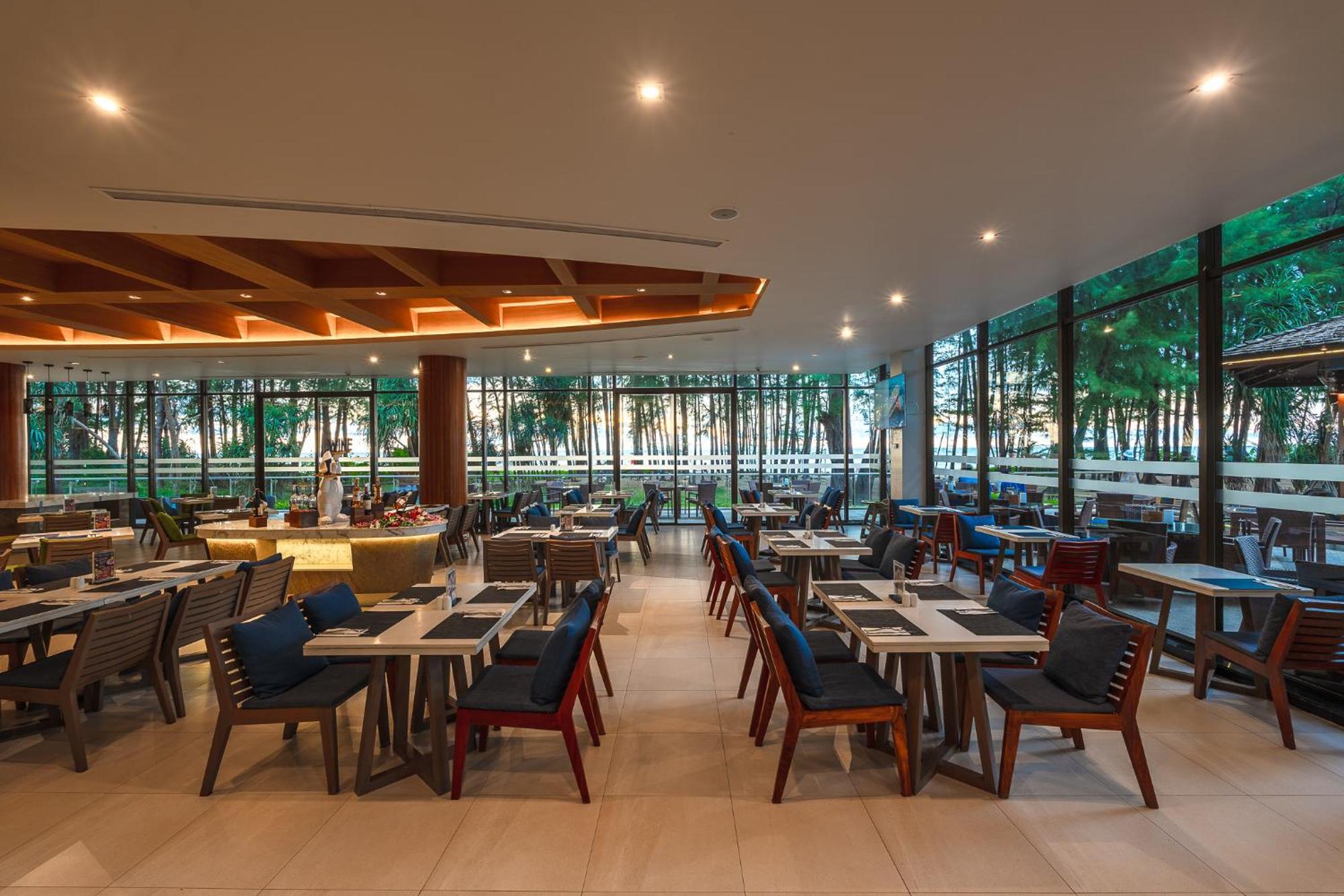 Splash Beach Resort, Maikhao Phuket - Sha Extra Plus Mai Khao Exterior photo The interior of the restaurant