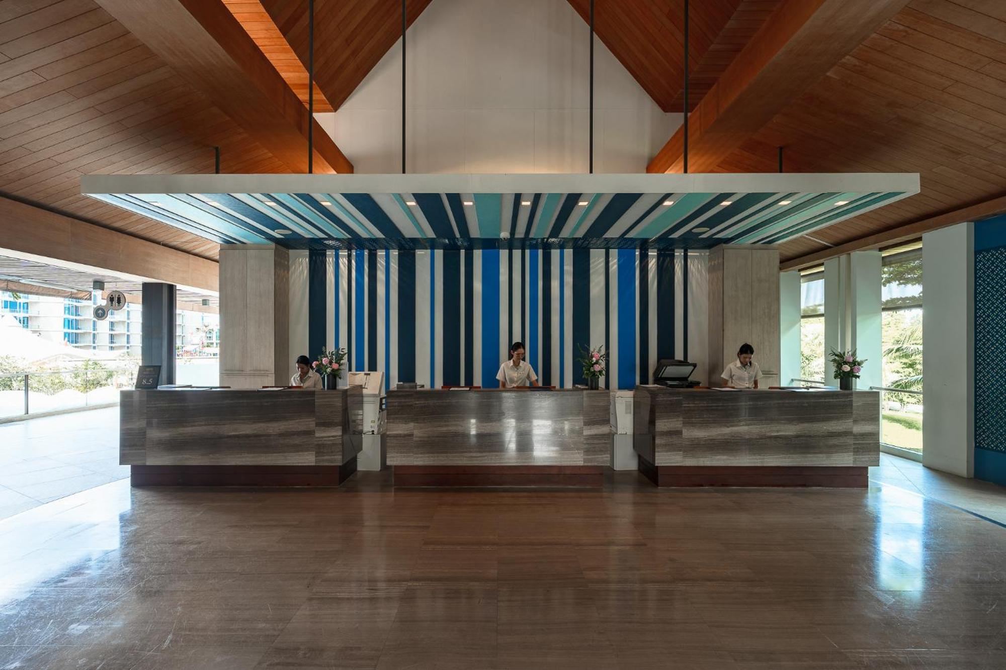 Splash Beach Resort, Maikhao Phuket - Sha Extra Plus Mai Khao Exterior photo The lobby of the hotel